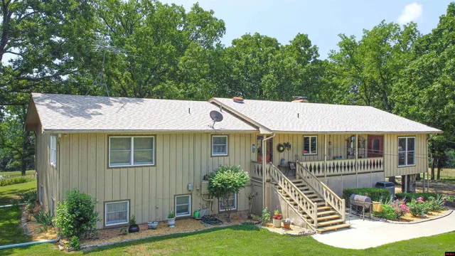 1092 Highway 62 E, Yellville, AR 72687
