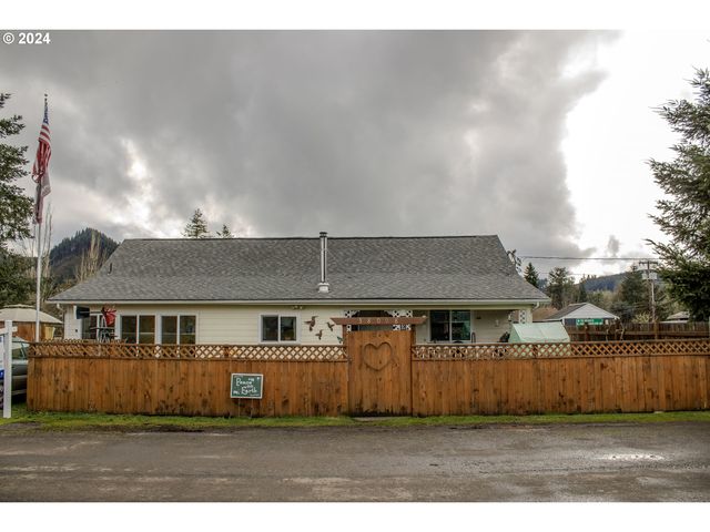 38098 A St, Marcola, OR 97454