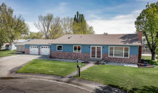 512 Teton Pl, Worland, WY 82401