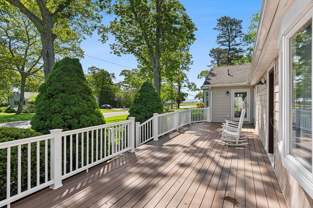 2360 Marlene Ln, Mattituck, NY 11952