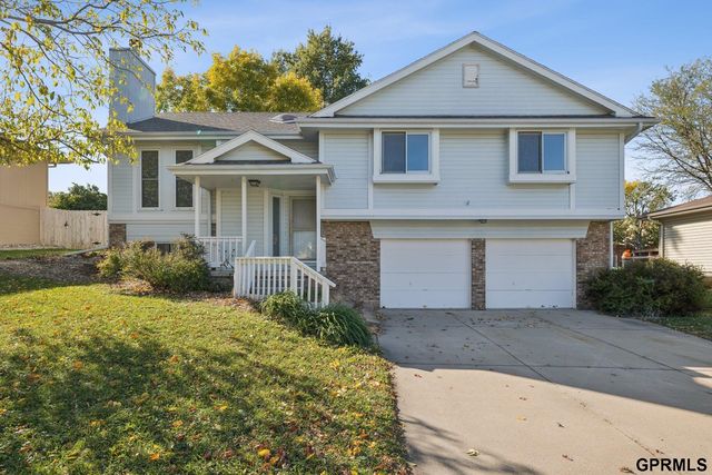 7820 S  70th St, La Vista, NE 68128