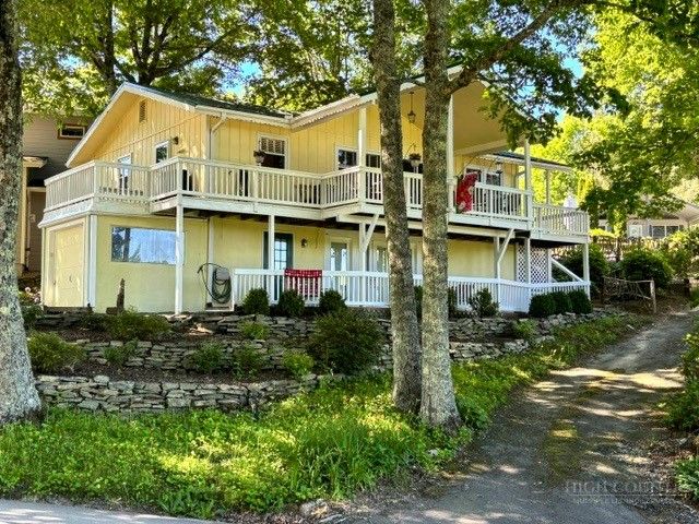 42 Thorn Wood Loop, Newland, NC 28657