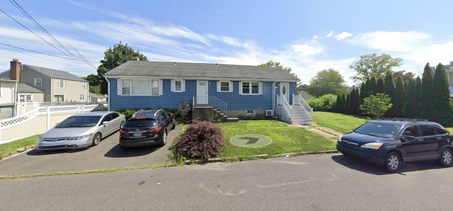 55 Baker St, Bridgeport, CT 06606