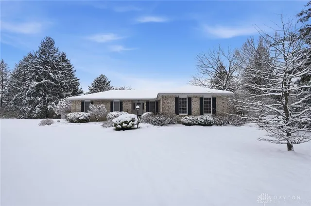 2763 Ferry Rd, Bellbrook, OH 45305