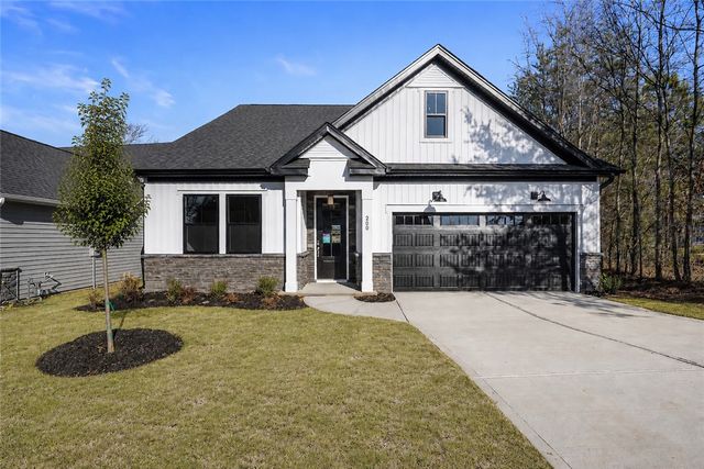 200 Highland St, Taylors, SC 29687