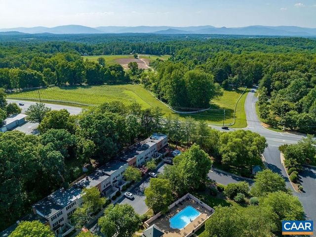 1578 Garden Ct, Charlottesville, VA 22901