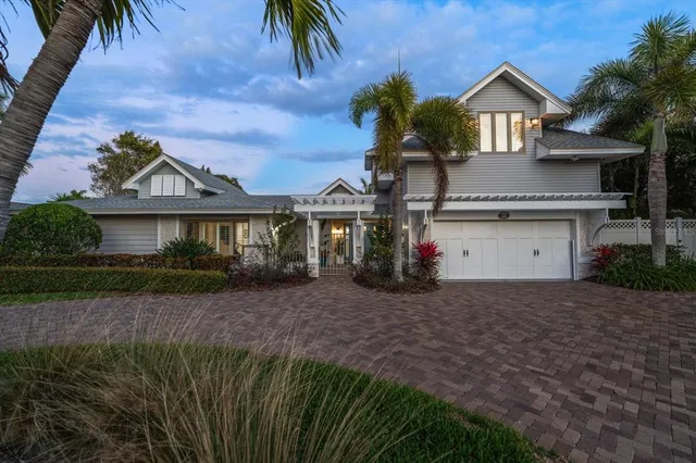 109 Driftwood Ln, Largo, FL 33770