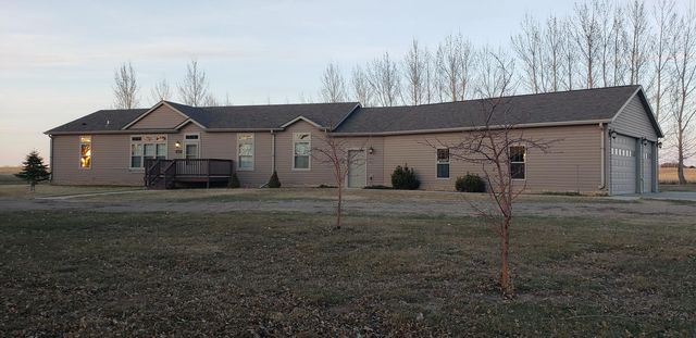 2822 Country Dr, Mobridge, SD 57601