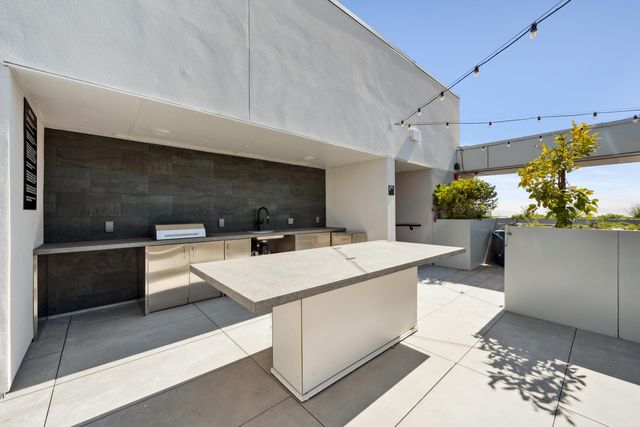 2480 Bancroft Way #201, Berkeley, CA 94704