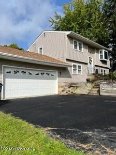 27 Suncrest Drive, Waterford, NY 12188