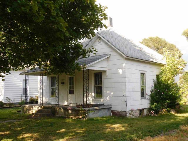 1220 S  5th St, Clinton, IN 47842