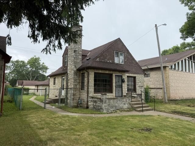 2421 W Hampton AVENUE, Milwaukee, WI 53209
