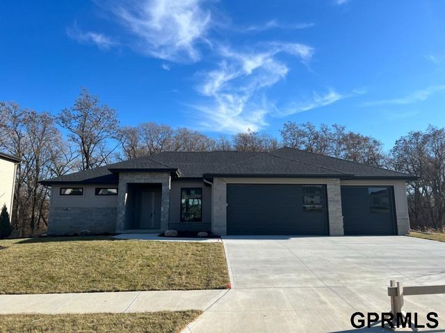 4533 S  202nd St, Elkhorn, NE 68135