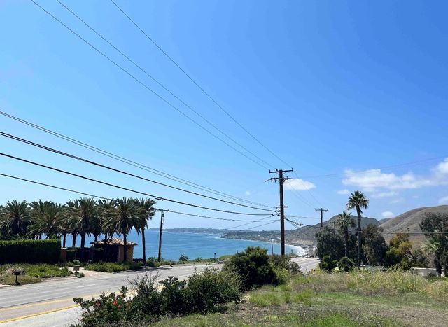 3946 Puerco Canyon Rd, Malibu, CA 90265