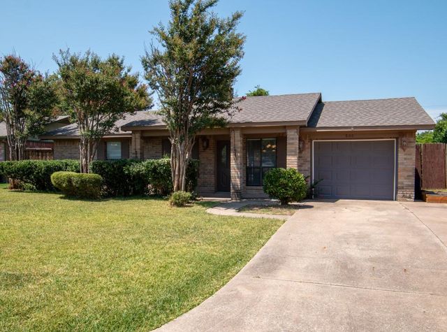800 Oak Grove Ln, Royse City, TX 75189