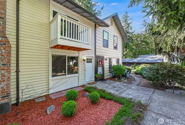 1717 150th Avenue SE #18, Bellevue, WA 98007