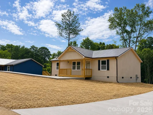2949 Link Dr, Granite Falls, NC 28630