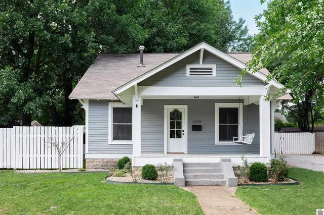 1002 Olive St, Murray, KY 42071