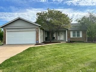 102 Frontiers Edge Dr, Saint Peters, MO 63376