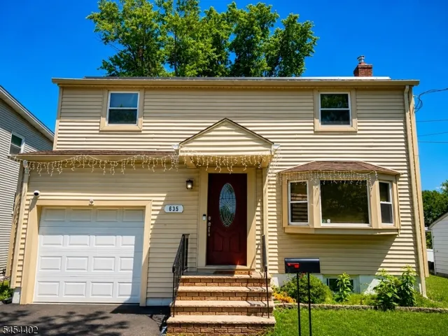 635 Robinson Ter, Union, NJ 07083