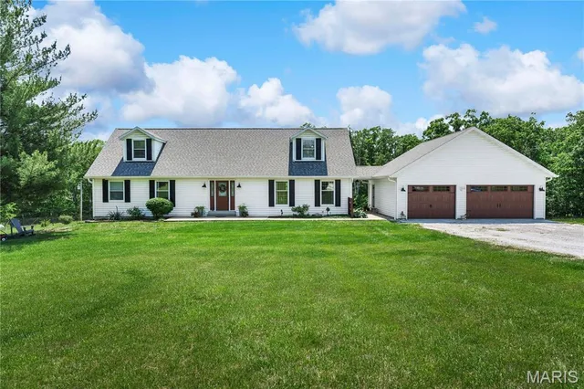 159 Strack Farm Ln, Troy, MO 63379
