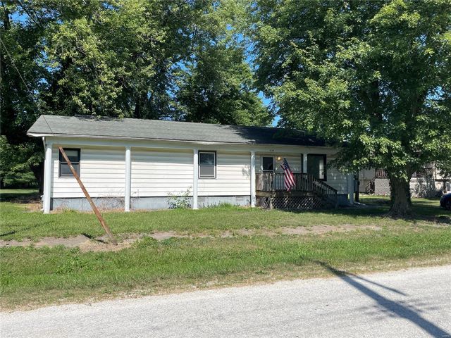 219 Hickory St, Chesterfield, IL 62630