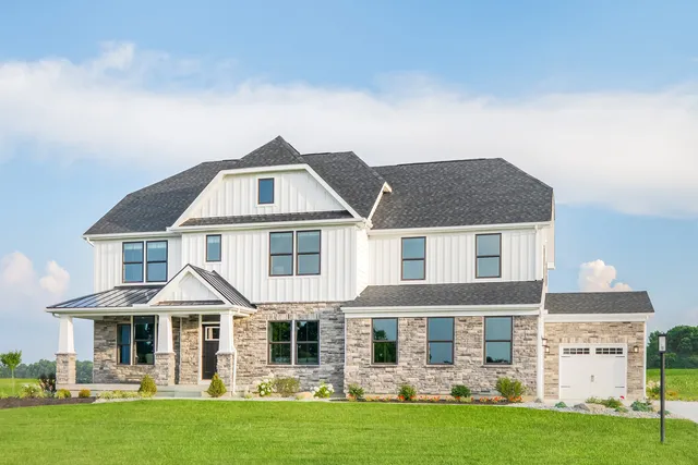 2000 Amber Wood Ct, Centerville, OH 45458