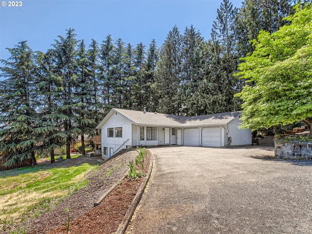 819 SW 1st St, Dundee, OR 97115