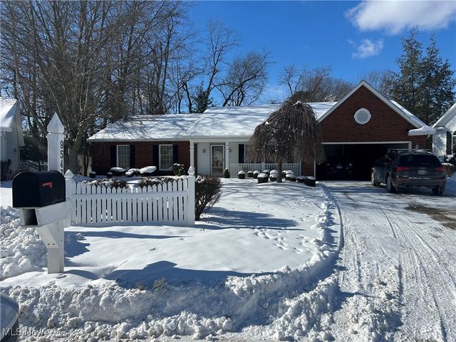 9547 Tipperary Ln, Mentor, OH 44060