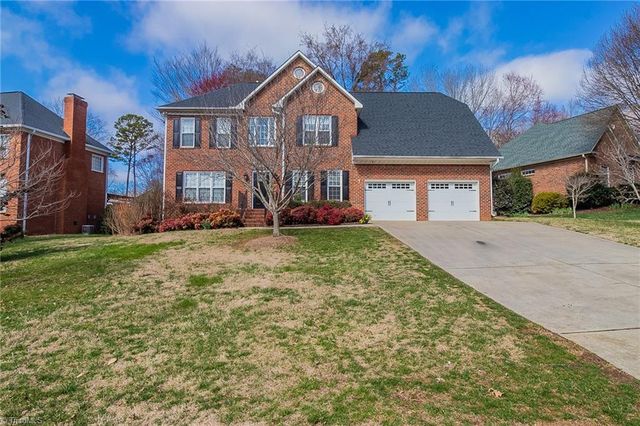 4450 Asbury Place Dr, Clemmons, NC 27012