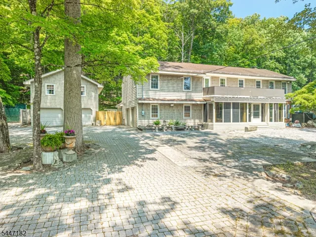 90 Emmans Rd, Ledgewood, NJ 07852