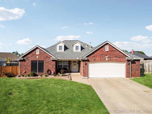 12106 N  107th East Ct, Collinsville, OK 74021