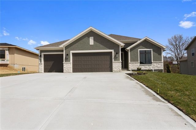 11413 Rye Dr, Liberty, MO 64068