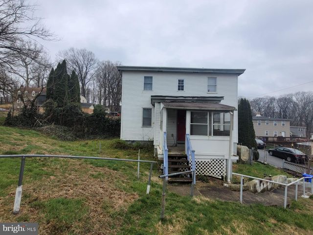 830 Ford Ave, Aston, PA 19014