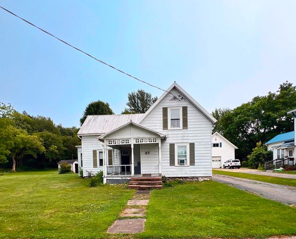 37 Elm St, Norwood, NY 13668