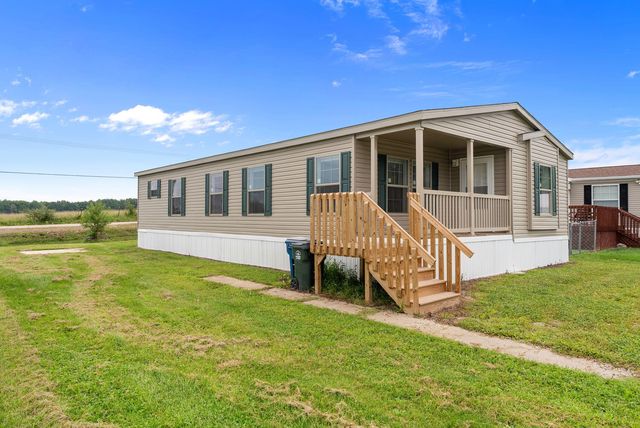 4951 Abrams Dr, Muscatine, IA 52761
