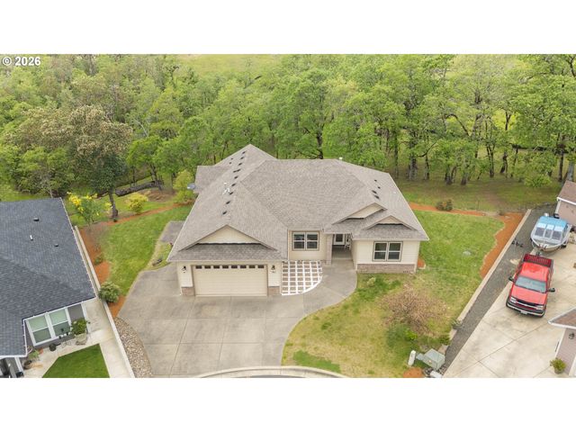 725 Slazenger Ct, Sutherlin, OR 97479