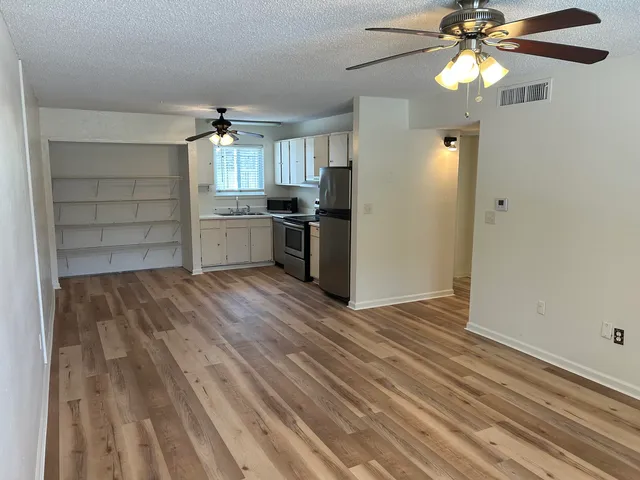 201 College Blvd E #31, Niceville, FL 32578