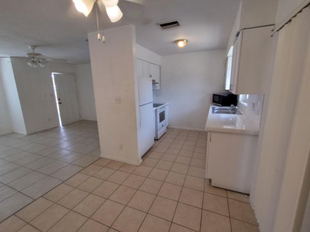 13049 3rd St, Fort Myers, FL 33905