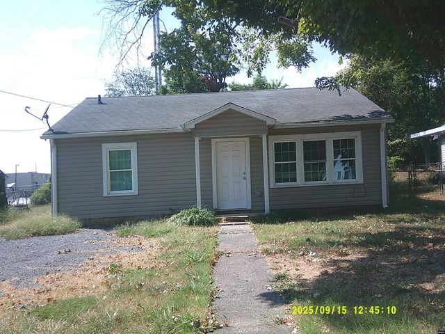 1129 S  4th St, Union City, TN 38261