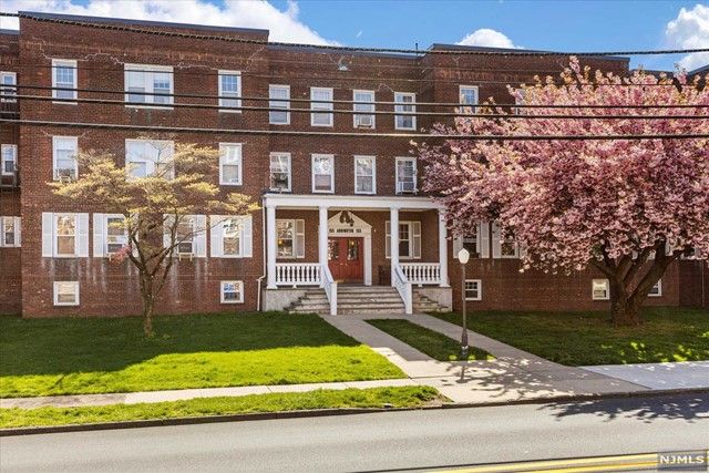 155 Union Ave #202, Rutherford, NJ 07070