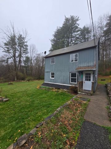2535 Route 390 #B, Canadensis, PA 18325