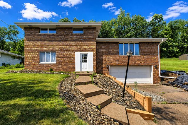 177 S  Thompson Ln, Irwin, PA 15642