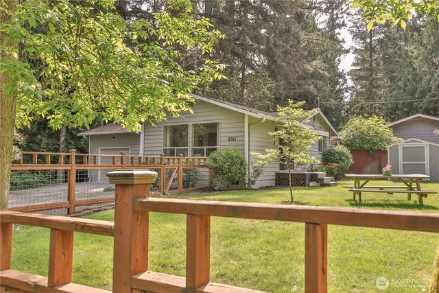 6311 Pineridge Lane, Clinton, WA 98236