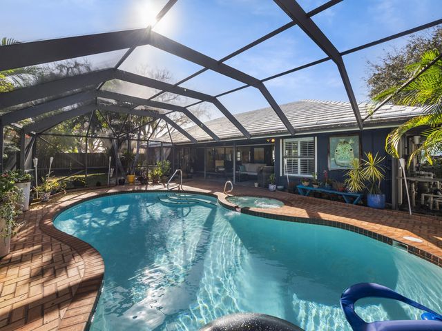 52 Birch Pl, Tequesta, FL 33469