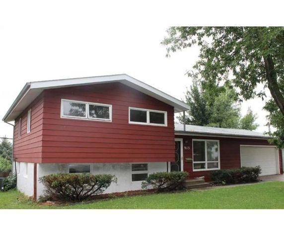 913 E  Pam Rd, Sioux Falls, SD 57105