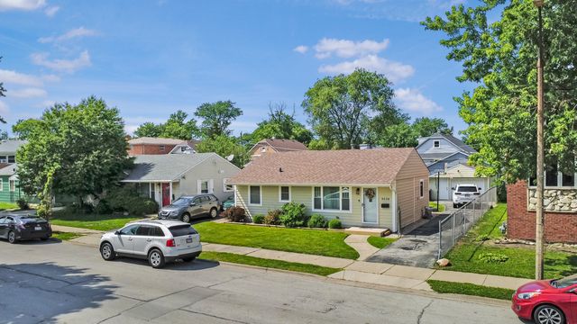 8538 45th St, Lyons, IL 60534