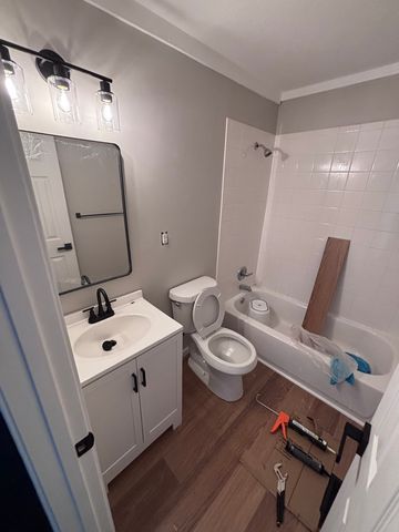 507 NW Hawthorne St, Lees Summit, MO 64086