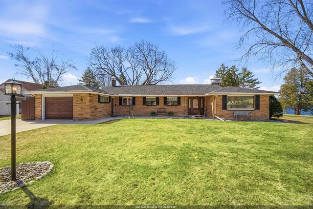 136 Circle Dr, Shawano, WI 54166