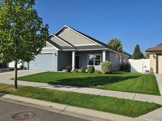 1679 N  Chetco Dr, Post Falls, ID 83854